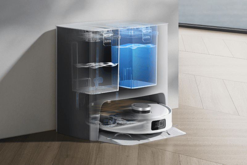 Der Ecovacs Deebit T10 Turbo ist in der Nahaufnahme zu sehen